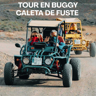 TOUR BUGGY CALETA Tour en buggy en Caleta de Fuste, con tres personas en el primer vehículo.